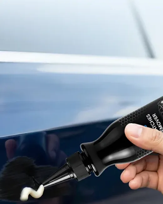 Bước 3: bóp kem NOMA 955 trực tiếp lên vết trầy