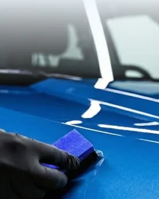 Bước 4: dùng mút chà lên vết trầy khoảng 20 đến 40 giây